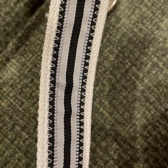 Liz Claiborne Striped fabric belt (sz small) - Picture 2 of 7
